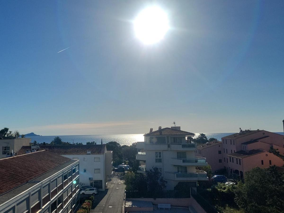 Bel Appartement A 200M De La Mer! Fréjus 외부 사진